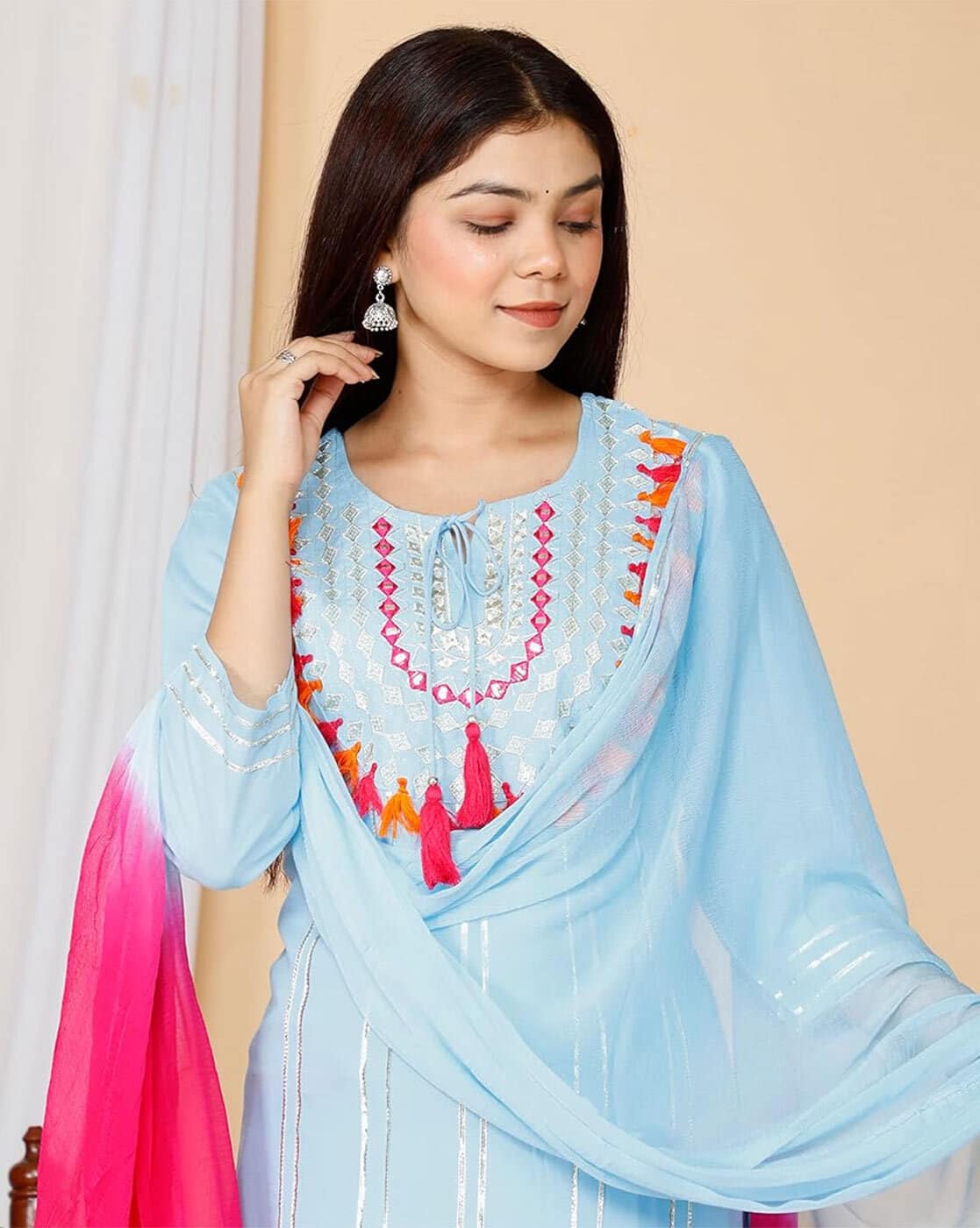 -1117Wx1400H-700910581-blue-MODEL4