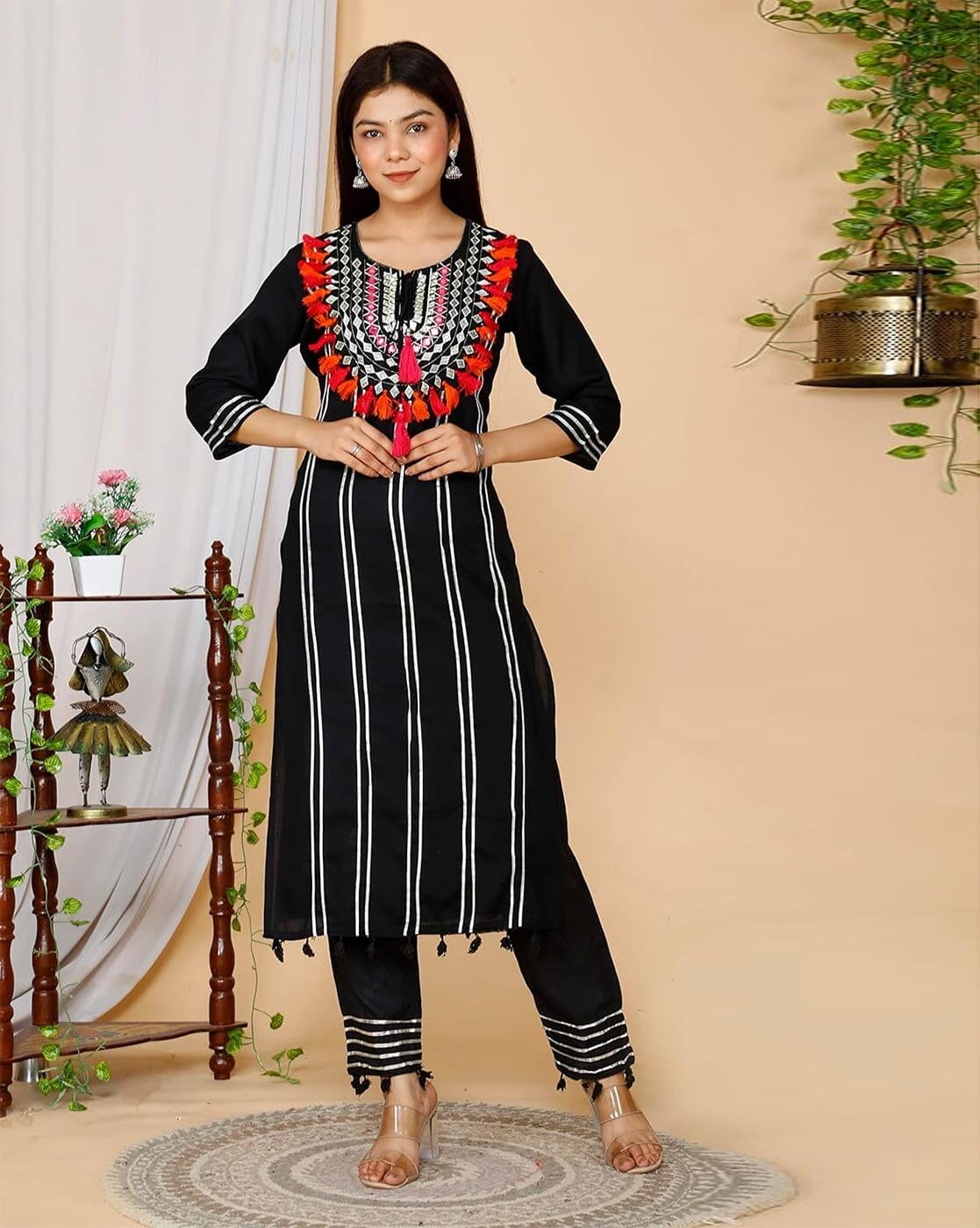 -1117Wx1400H-700910610-black-MODEL4 (1)